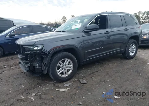 2024 Jeep Grand Cherokee Laredo 4X4 z USA, uszkodzony, nr VIN 1C4RJHAGXRC176984